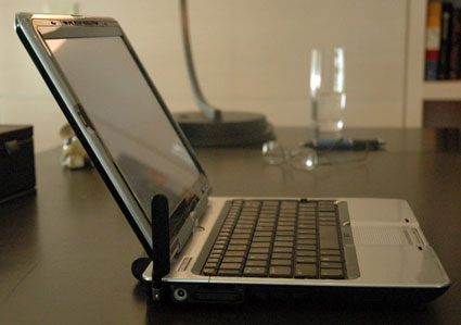 HP Pavilion tx1000 tablet PC side